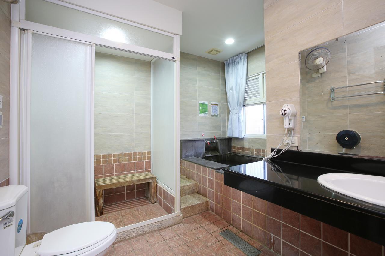 Cyuan Tang Hot Spring Hotel Csiaohszi Kültér fotó