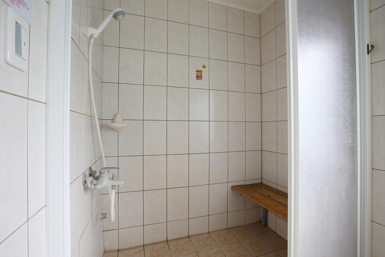 Cyuan Tang Hot Spring Hotel Csiaohszi Kültér fotó