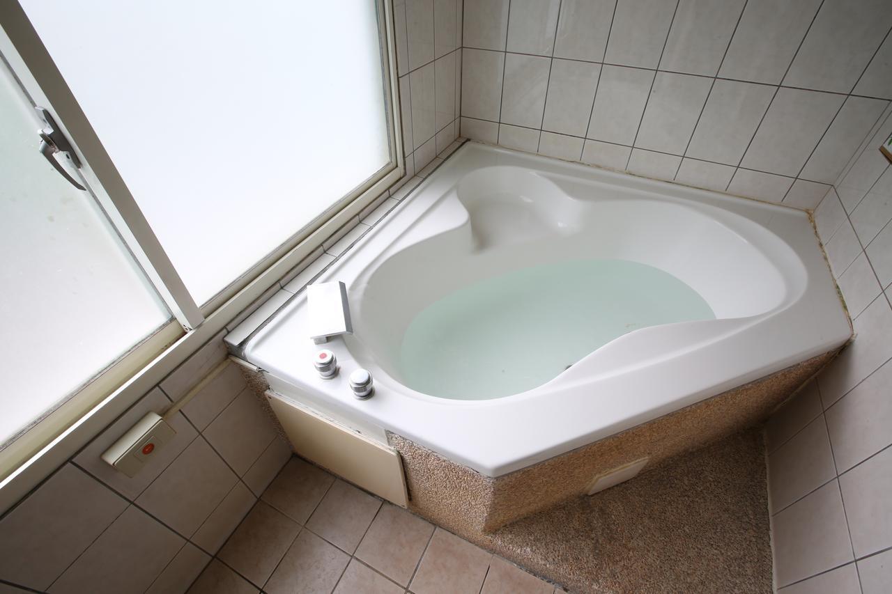 Cyuan Tang Hot Spring Hotel Csiaohszi Kültér fotó